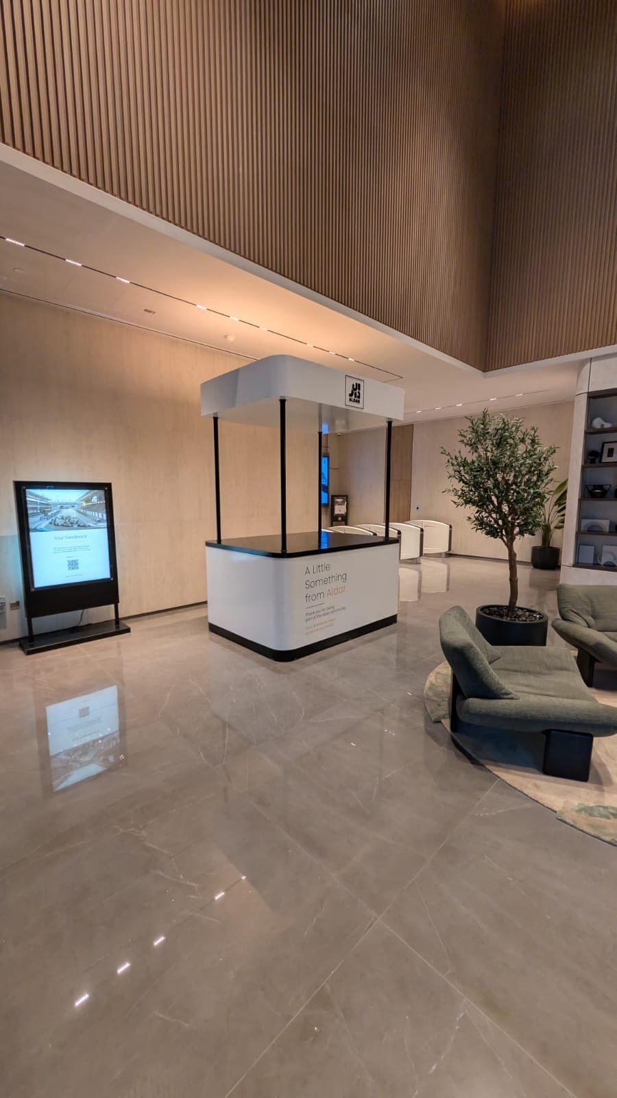ALDAR Corporate Atrium Display & Digital Totem by Infinity Exhibit